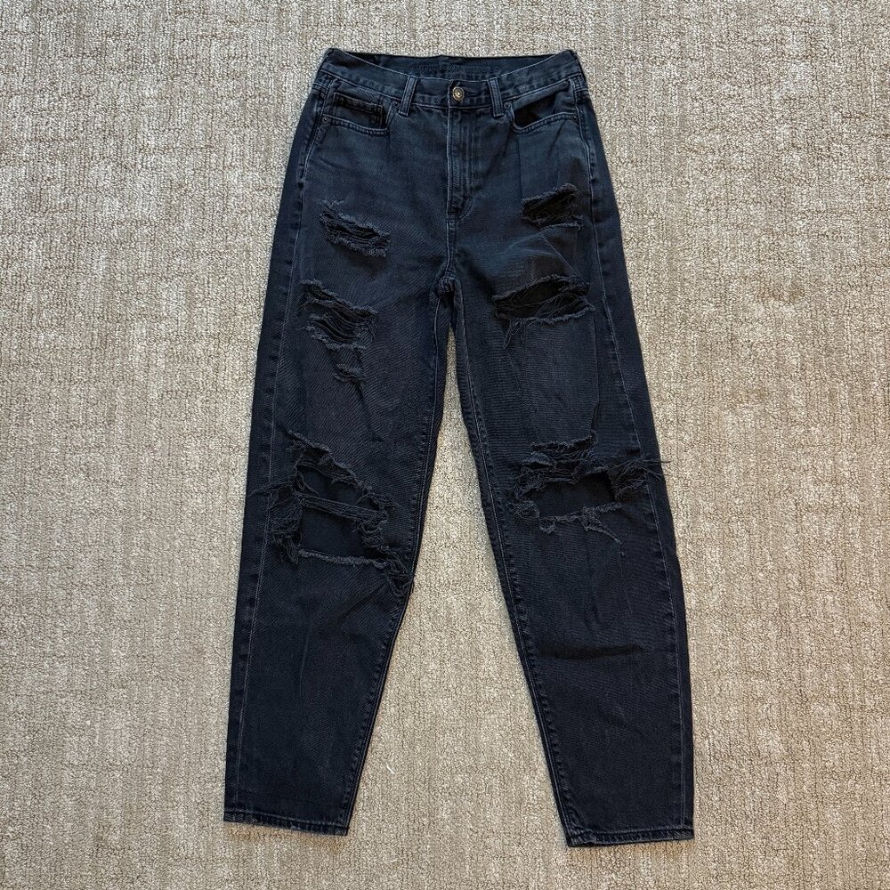 American Eagle Relaxed Mom Jeans Women's Black Distressed High Rise Size 2 Long